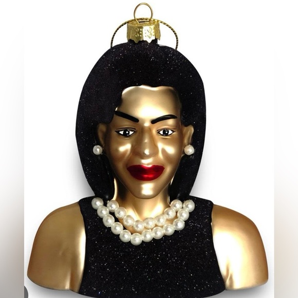 Michelle Obama Glass Ornament, Women We Admire Collection - Picture 6 of 7